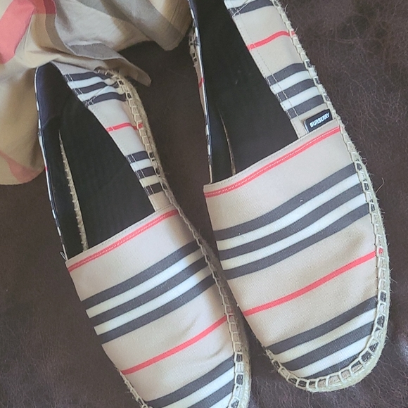Men's Burberry Alport Stripe Espadrilles - Picture 2 of 3